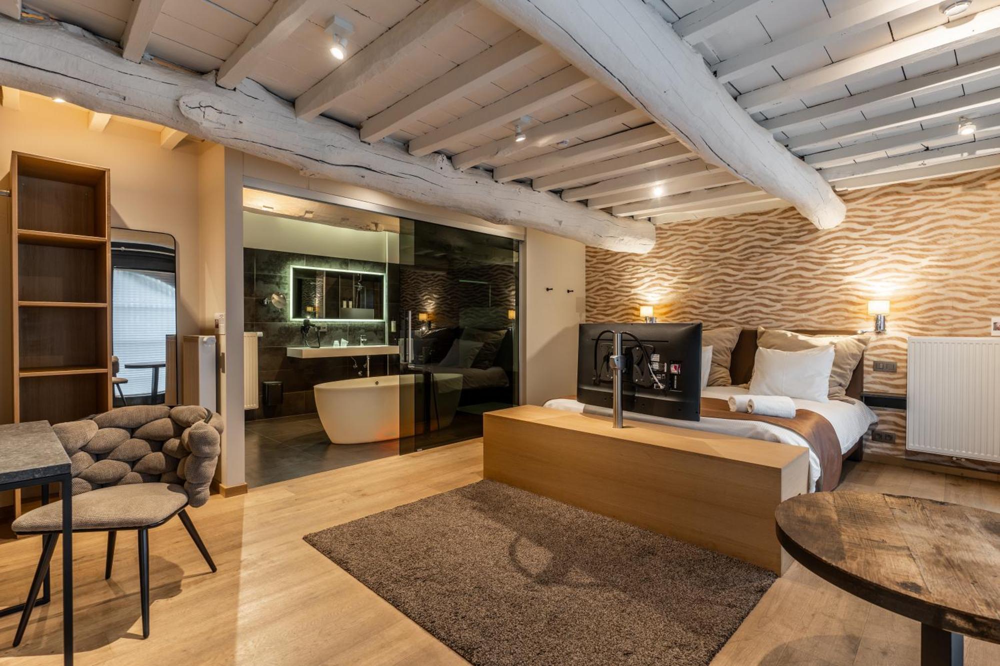 Hotel Le Manoir Marche-en-Famenne Εξωτερικό φωτογραφία